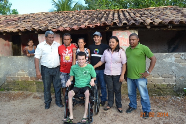 Prefeito Zé Resende e vice Prof. Dominguinhos entregam cadeiras de rodas na Zona Rural - Imagem 6