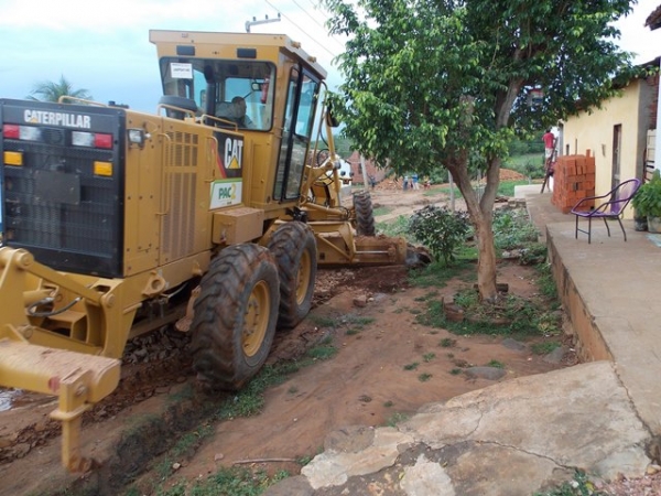 Prefeitura inicia obras de piçarramento em ruas da cidade - Imagem 5