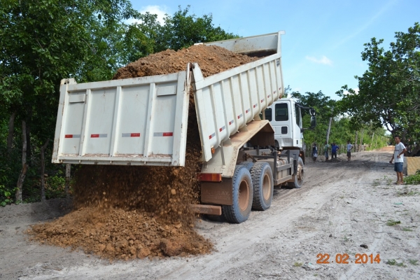 Prefeitura conserta  ruas da cidade de Boa Hora - Imagem 6