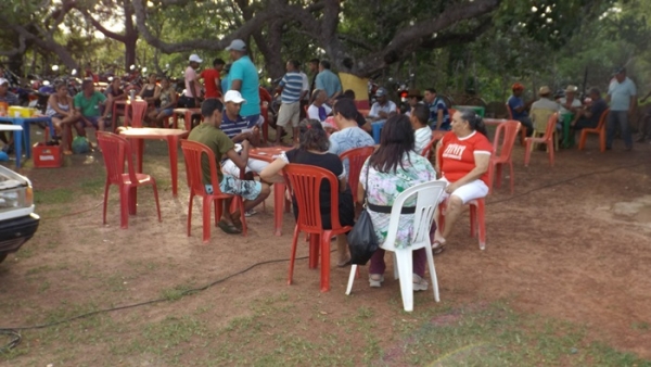 Na comunidade Panela Prefeito Zé Henrique inaugura quadra de areia com iluminação  - Imagem 20