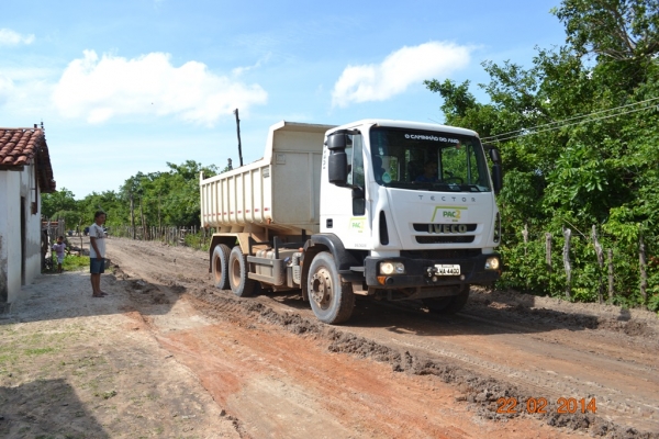 Prefeitura conserta  ruas da cidade de Boa Hora - Imagem 7