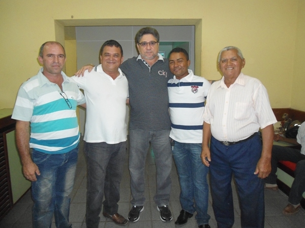 Secretário  Neto Ferreira comemora aniversário com amigos 