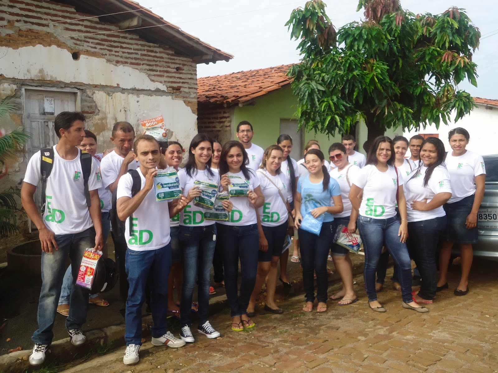 Alunos téc. em meio ambiente do IFPI Angical fazem campanha de conscientização 