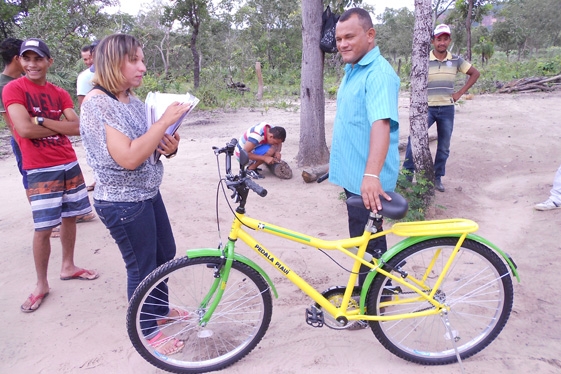 Prefeita  Claudia lobo inicia entrega  de Bicicletas para alunos do município de currais - Imagem 47