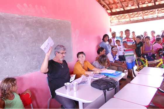 Prefeita  Claudia lobo inicia entrega  de Bicicletas para alunos do município de currais - Imagem 13