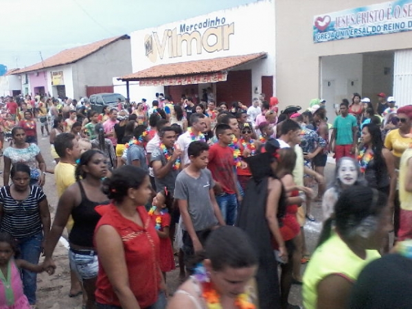 Fotos do corso do “Zé Pereira” de São Pedro do Piauí. - Imagem 26