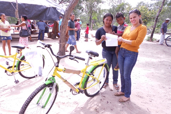 Prefeita  Claudia lobo inicia entrega  de Bicicletas para alunos do município de currais - Imagem 31