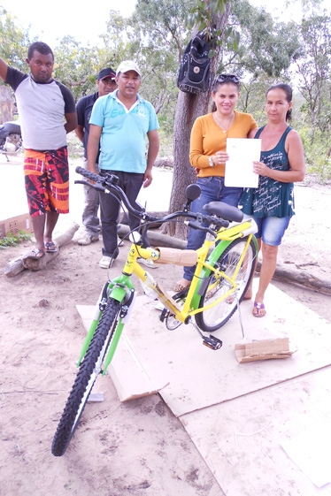 Prefeita  Claudia lobo inicia entrega  de Bicicletas para alunos do município de currais - Imagem 33