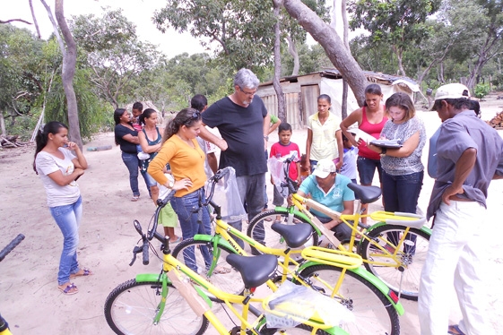 Prefeita  Claudia lobo inicia entrega  de Bicicletas para alunos do município de currais - Imagem 38