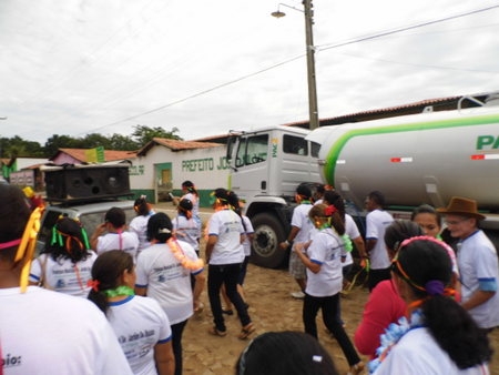 Encontro de dois grupos da melhor idade, termina em carnaval - Imagem 23