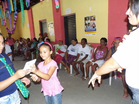 Encontro de dois grupos da melhor idade, termina em carnaval - Imagem 13