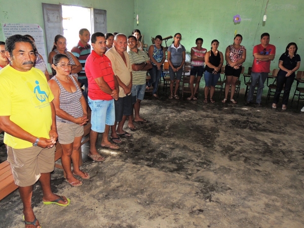 Prefeita Neuma Café participa de reunião na comunidade Vitória - Imagem 5