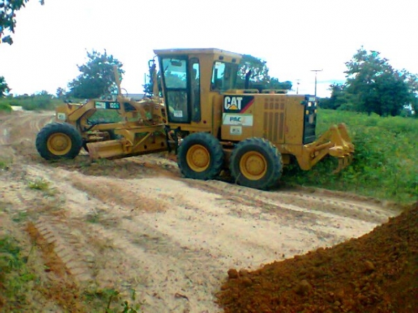 Prefeitura realiza serviço de retificação e terraplanagem de ruas na localidade Pocinho - Imagem 7