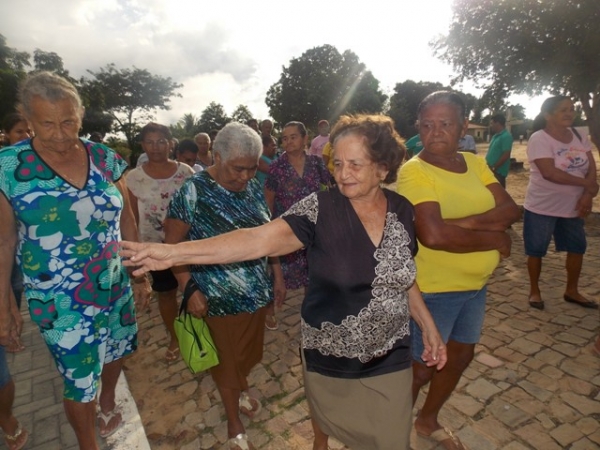 SMAS promove caminhada com idosos pelas ruas de  Canavieira  - Imagem 4