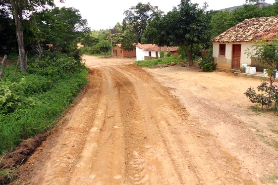 Prefeita Claudia lobo iniciou  Recuperação das  estrada do Para  Batins - Imagem 25