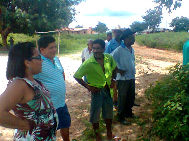 Prefeitura realiza serviço de retificação e terraplanagem de ruas na localidade Pocinho