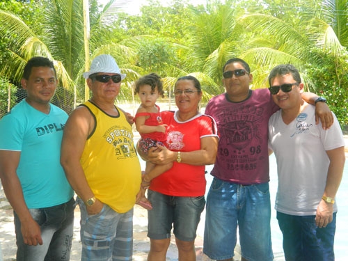 Agradecendo aos amigos e familiares que estiveram conosco em uma grande festa - Imagem 4