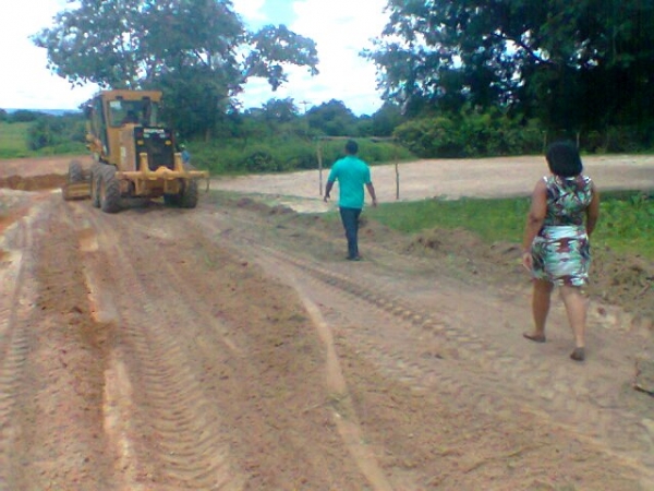 Prefeitura realiza serviço de retificação e terraplanagem de ruas na localidade Pocinho - Imagem 8