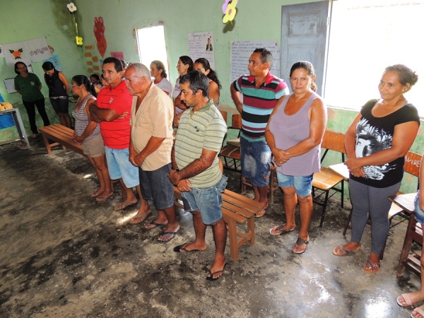Prefeita Neuma Café participa de reunião na comunidade Vitória - Imagem 2