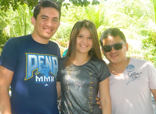 Agradecendo aos amigos e familiares que estiveram conosco em uma grande festa - Imagem 18