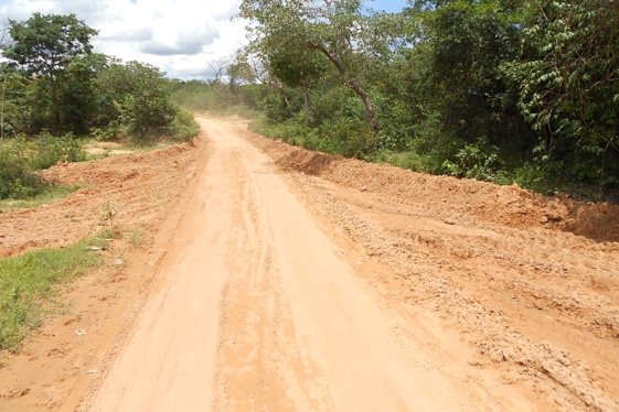 Prefeita Claudia lobo iniciou  Recuperação das  estrada do Para  Batins - Imagem 30