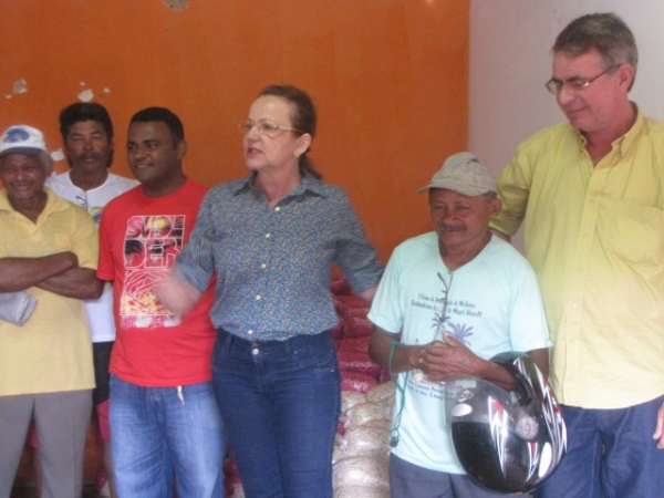 Sementes são entregues aos agricultores do município de Miguel Alves   - Imagem 14