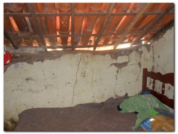 Marinete Simão da Silva vive com dois filhos e três netos em condições Subumanas - Imagem 4