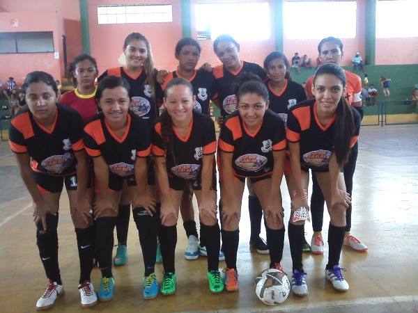 Peraltas vence de goleada na abertura da Taça Boleiras de Futsal