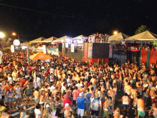 Artista Kim, com toda sua criatividade trabalha dobrado junto com sua equipe - Imagem 8