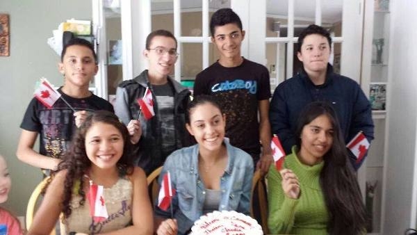 Aluna de N. S. dos Remédios no Canadá envia fotos para blog  - Imagem 2