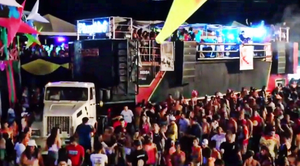 Artista Kim, com toda sua criatividade trabalha dobrado junto com sua equipe - Imagem 11