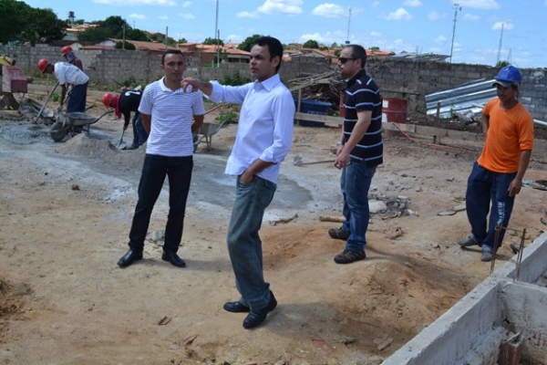 Prefeito visita obra da UBS do Alto Sertanejo - Imagem 1