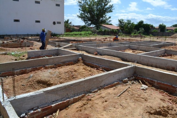 Prefeito vistoria obra da UBS do Alto Sertanejo - Imagem 2