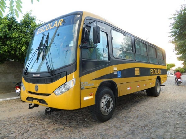 Secretaria Municipal de Educação conta com 4 ônibus escolares - Imagem 1