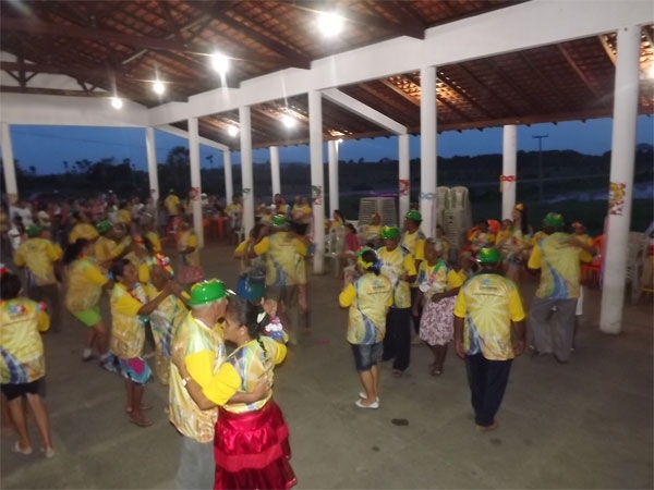 FOTOS: Prefeitura de Caxingó realiza carnaval da terceira idade  - Imagem 9