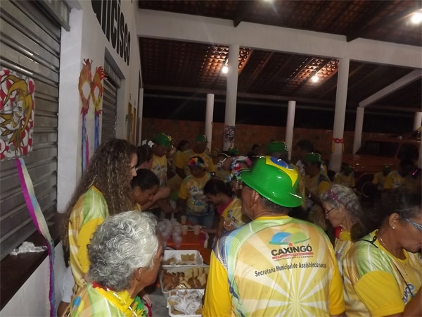 FOTOS: Prefeitura de Caxingó realiza carnaval da terceira idade  - Imagem 15