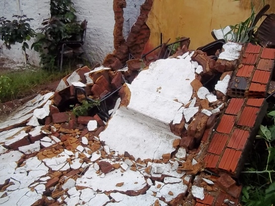 Em Agricolândia forte chuva derruba muro de Escola - Imagem 2