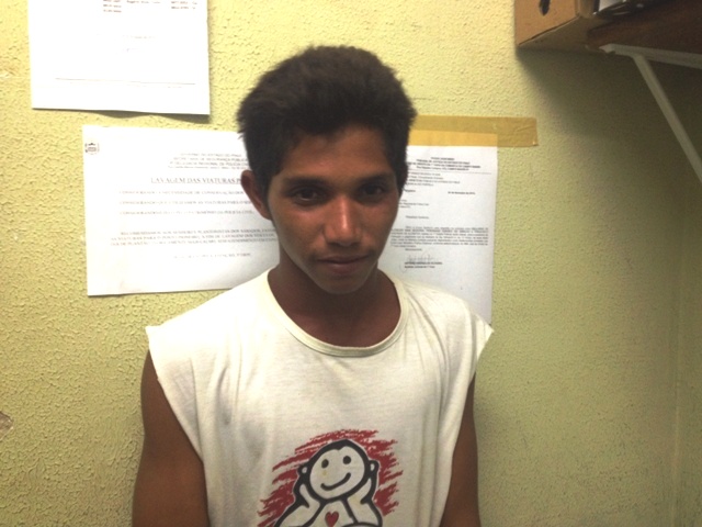 Força Tática prende jovem com pedras de crack no Bairro Água Azul