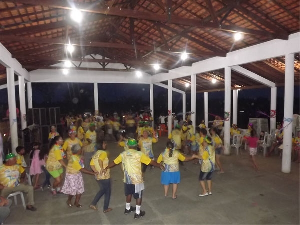 FOTOS: Prefeitura de Caxingó realiza carnaval da terceira idade  - Imagem 12