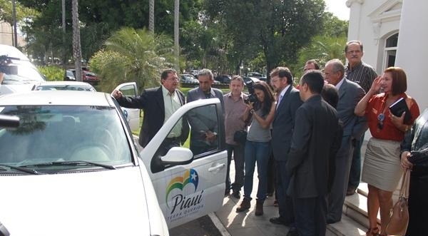 Prefeita de Miguel Alves esteve no Palácio de Karnak nesta quinta-feira - Imagem 2