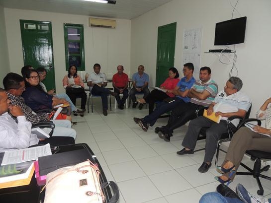 Jonas Moura reuni secretários municipais para alinhar ações de 2014 e anuncia o pagamento - Imagem 1