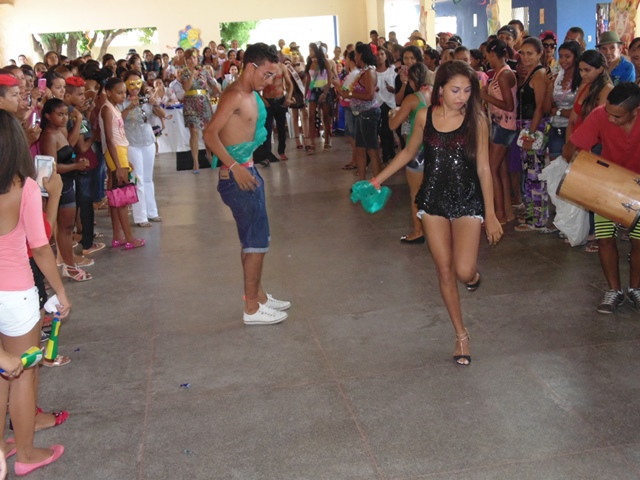 Semasc realiza baile carnavalesco em União