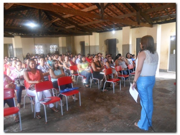 Secretaria Municipal de Educação realiza Encontro Pedagógico 2014 - Imagem 3