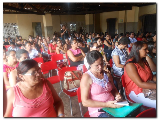 Secretaria Municipal de Educação realiza Encontro Pedagógico 2014