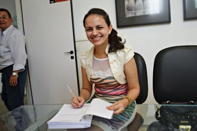 Prefeita assina projeto para abastecer comunidades rurais