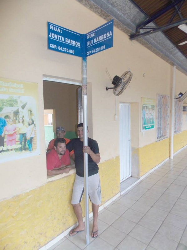 Novas placas com nomes de ruas serão colocadas na cidade. - Imagem 2