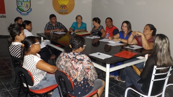 O Prefeito Zé Henrique, reuniu – se com a Secretária de Educação Maninha, com os Supervisores e Coordenadores para planejar o início do ano letivo - Imagem 6