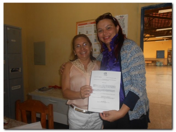 Secretária Municipal de Educação entrega portarias na Escola Manoel Ferreira Barbosa de Macedo - Imagem 5