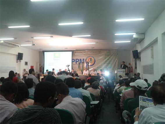 Máquinas do PAC 2 são entregues a 133 municípios piauienses na APPM - Imagem 1