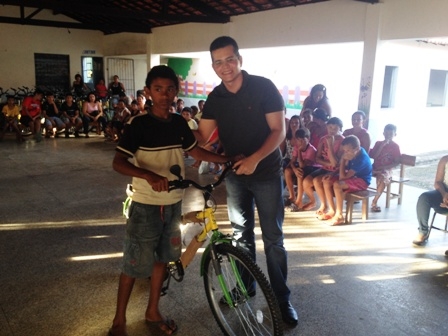 prefeito chico pereira Entrega bicicletas do programa pedala Piaui aos alunos do municipio da cidade - Imagem 5